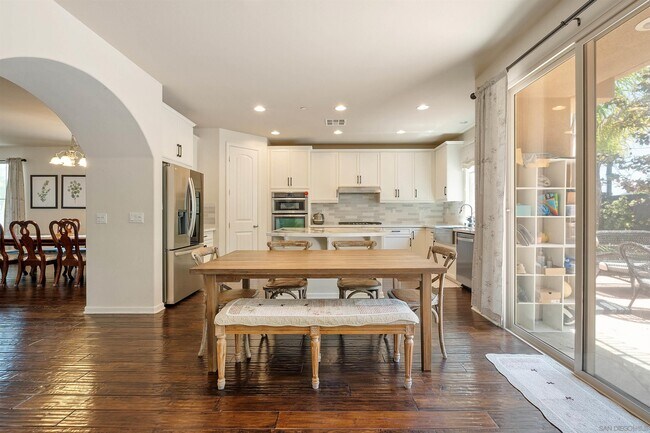 Building Photo - 7098 Sitio Corazon