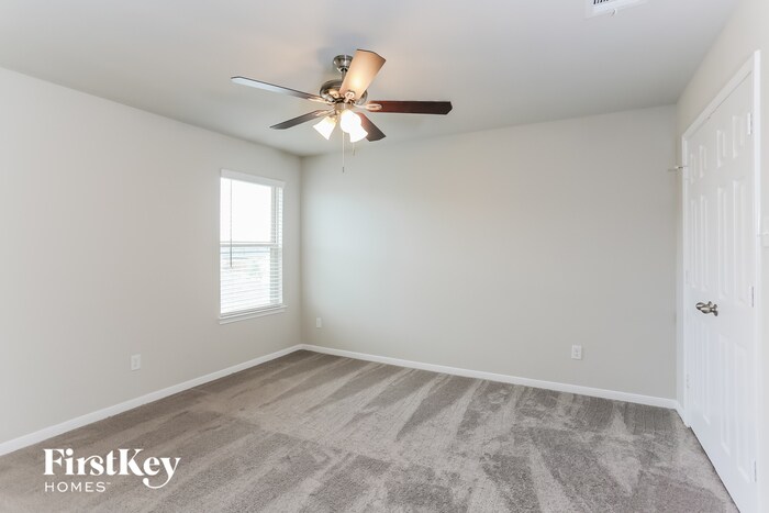 Building Photo - 7215 Victorville Dr