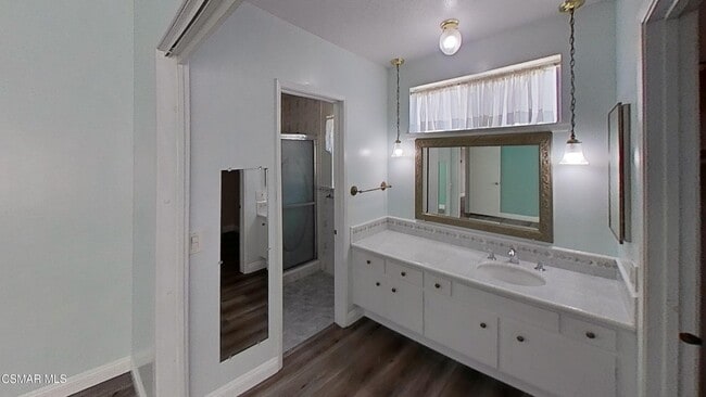 Building Photo - 652 Harper St