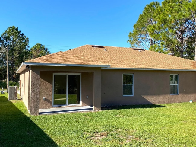 Building Photo - 482 Martigues Dr