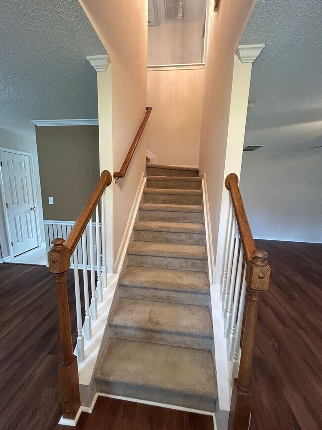 Building Photo - Simpsonville, SC 3BD/2.5BA Plus Bonus, 170...