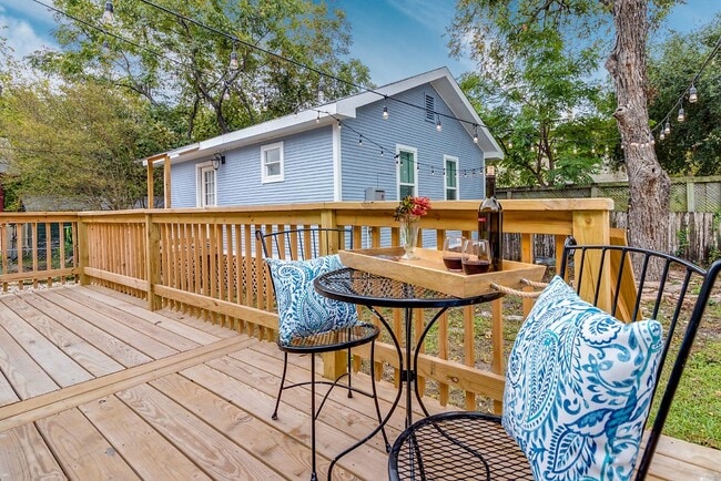 Building Photo - 418 E Myrtle St