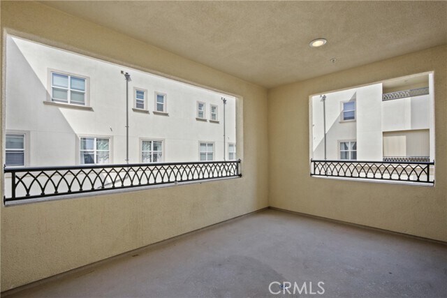 Building Photo - 524 S Anaheim Blvd