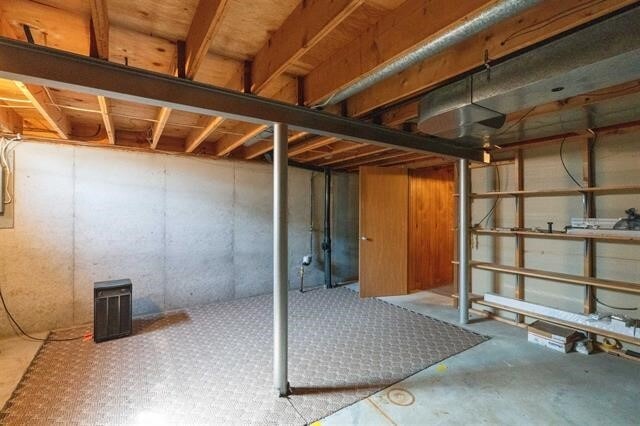 Building Photo - 920 E Northwood Dr