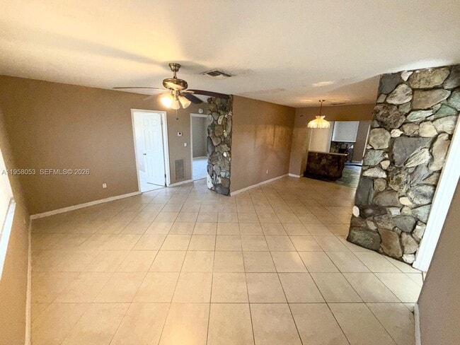 Building Photo - 341 NE 25th Ct