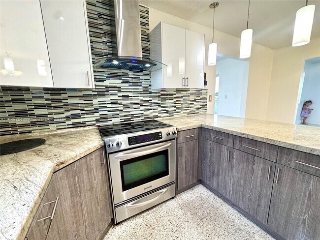 Building Photo - 250 Beacom Blvd