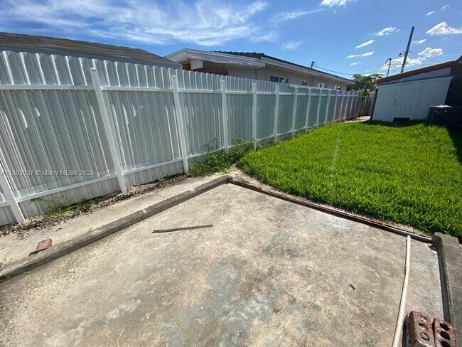 Building Photo - 3260 SW 87th Pl