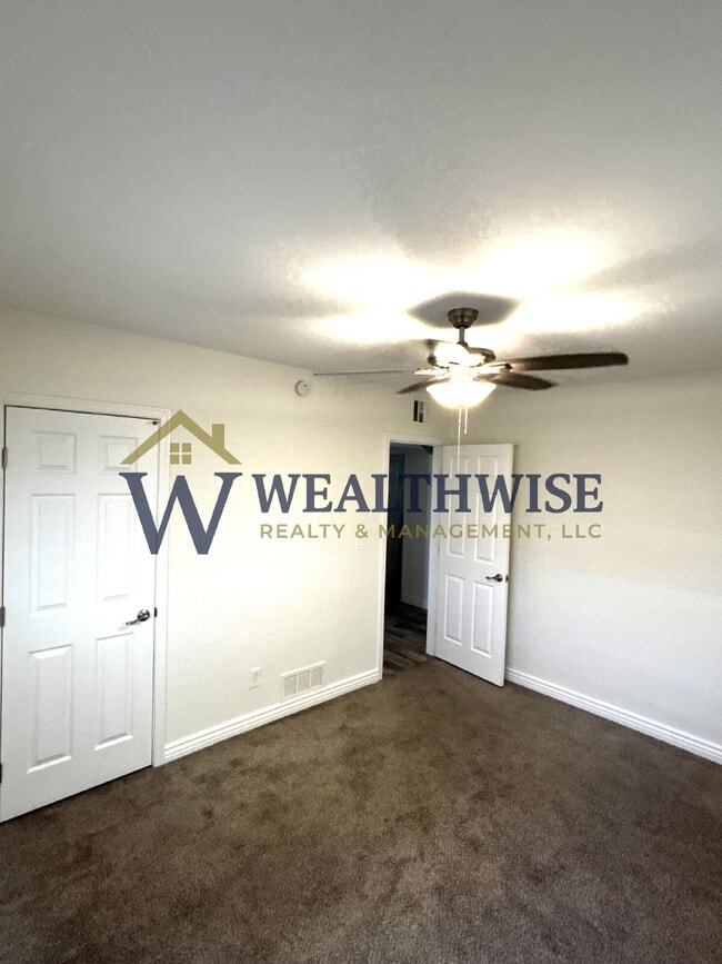 Building Photo - Freshly Remodeled 3 Bedroom 2 Bath Home for Rent 4641 E 13th Street Unit A,Tucson, AZ 85711 $1,49...