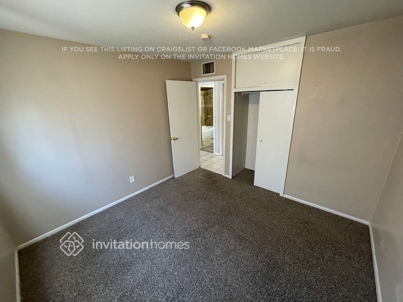 Building Photo - 4301 N 48th Dr