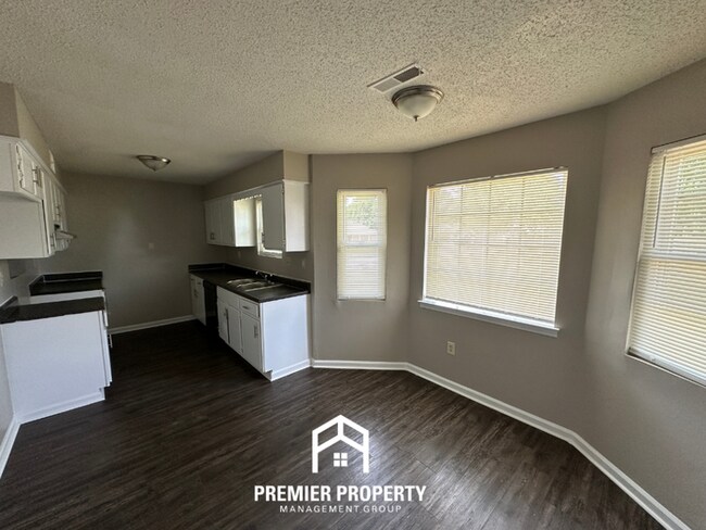 Building Photo - Quiet 3BR/2BA Cove in 38141 | Vaulted Ceilings, Fireplace & 2-Car Garage