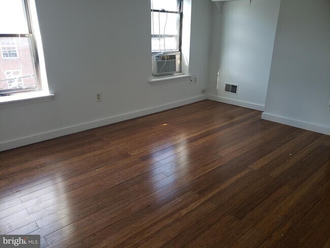 Building Photo - 807 N 15th St