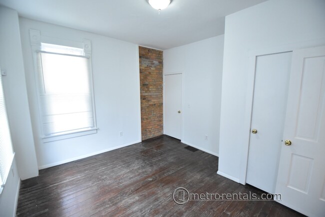 Bedroom 2 - 369 E Oakland Ave