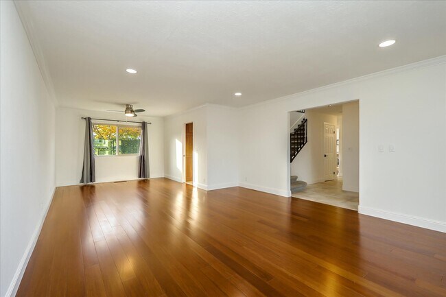 Building Photo - 249 Purple Glen Dr