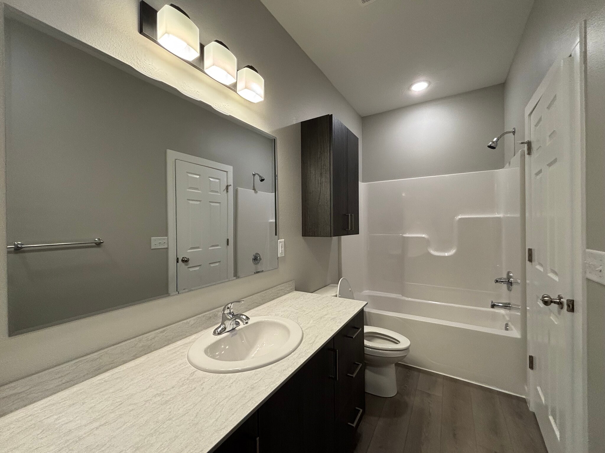 Building Photo - 4940 W Minota St