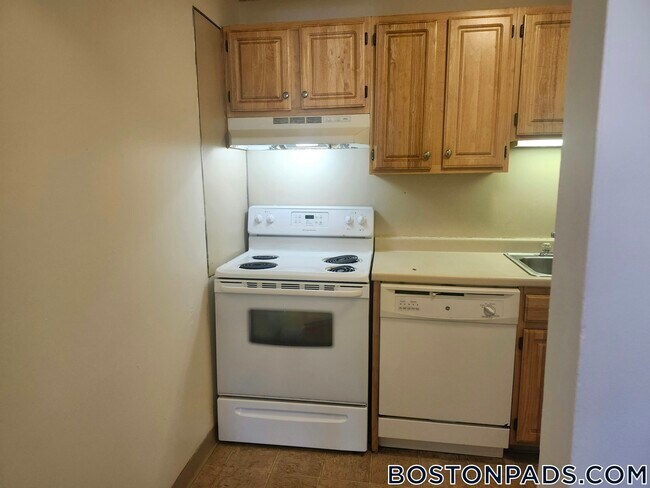 Building Photo - 122 Dustin St