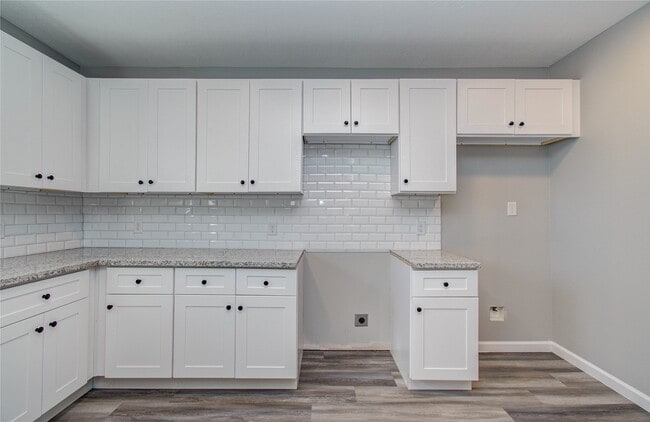 Building Photo - 9414 Lanewood Dr