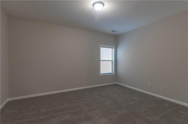 Building Photo - 5046 Apple Grove Rd NE