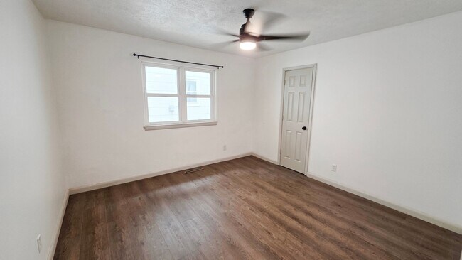 Building Photo - 2026-2028 S Fairway Ave