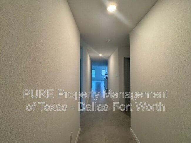 Building Photo - 2929 Dora Dr