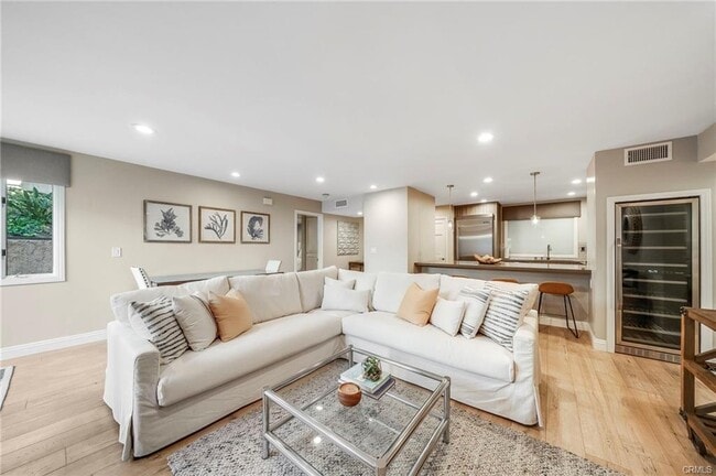 Building Photo - 247 Calliope St