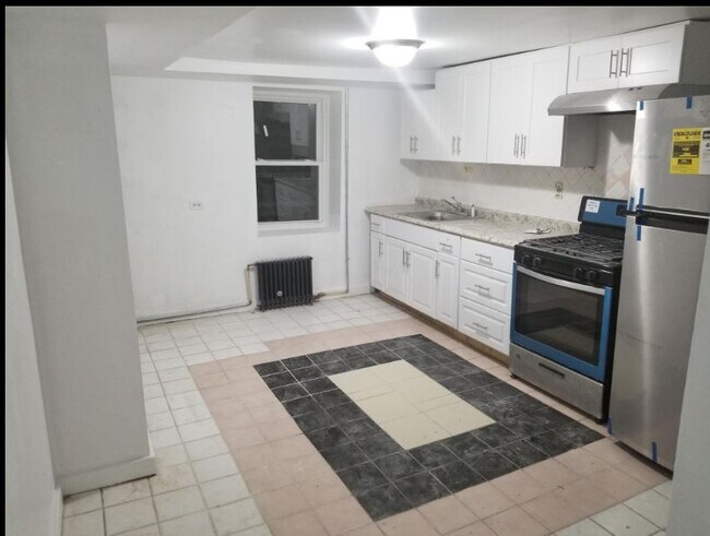 Building Photo - 19 Chestnut St