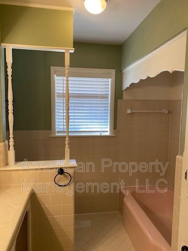 Building Photo - 4651 S Norwood Ave