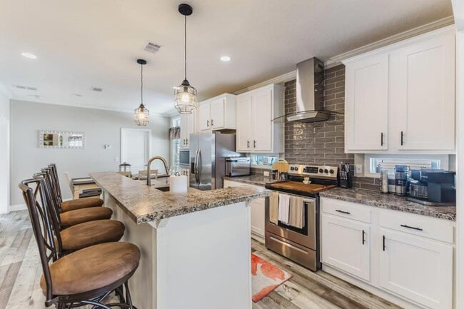 Building Photo - 12581 Coconut Dr