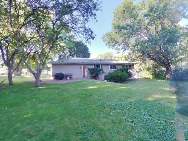 Building Photo - 3820 Union Terrace Ln N