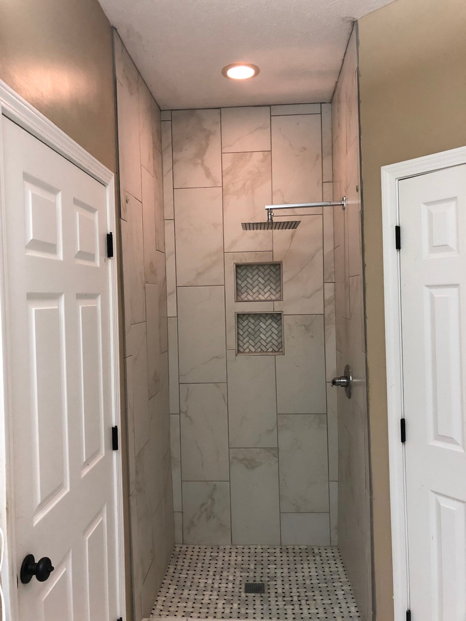 Master Shower - 106 Hanover Cove