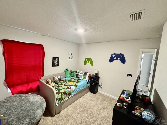 Building Photo - 5645 Guinevere Ln