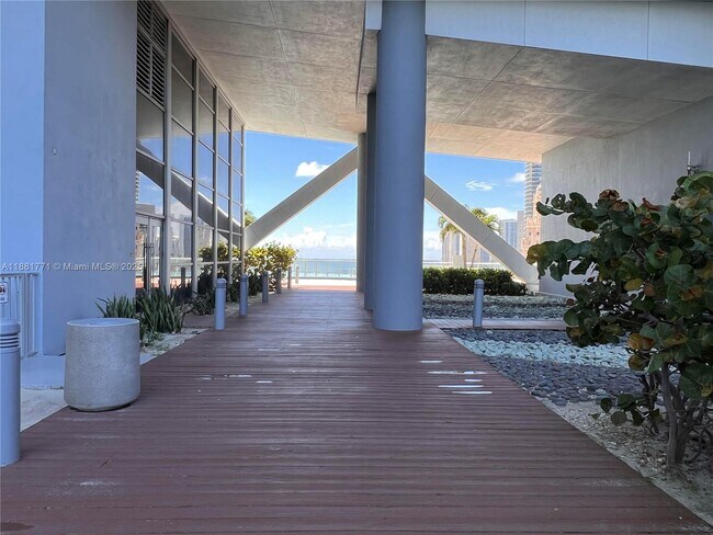 Building Photo - 888 Biscayne Blvd