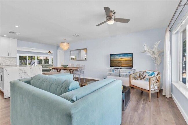 Building Photo - 104 24th St