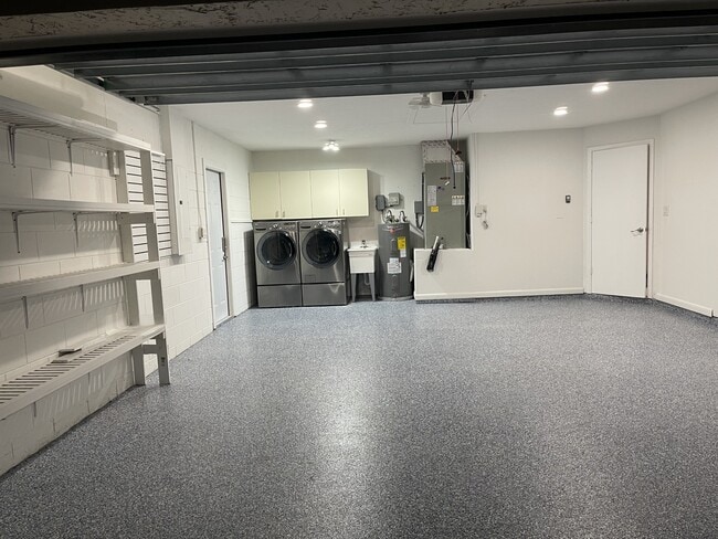 Building Photo - 6455 Jarvis Rd