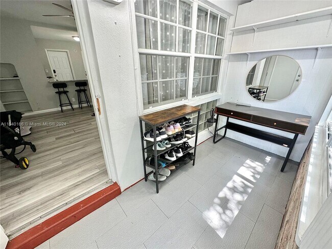 Building Photo - 1914 Dewey St