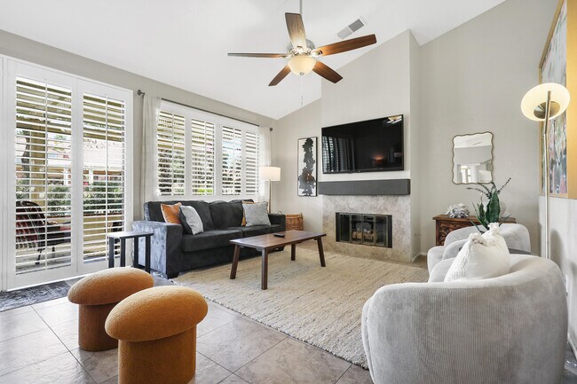 Building Photo - 42315 Liolios Dr