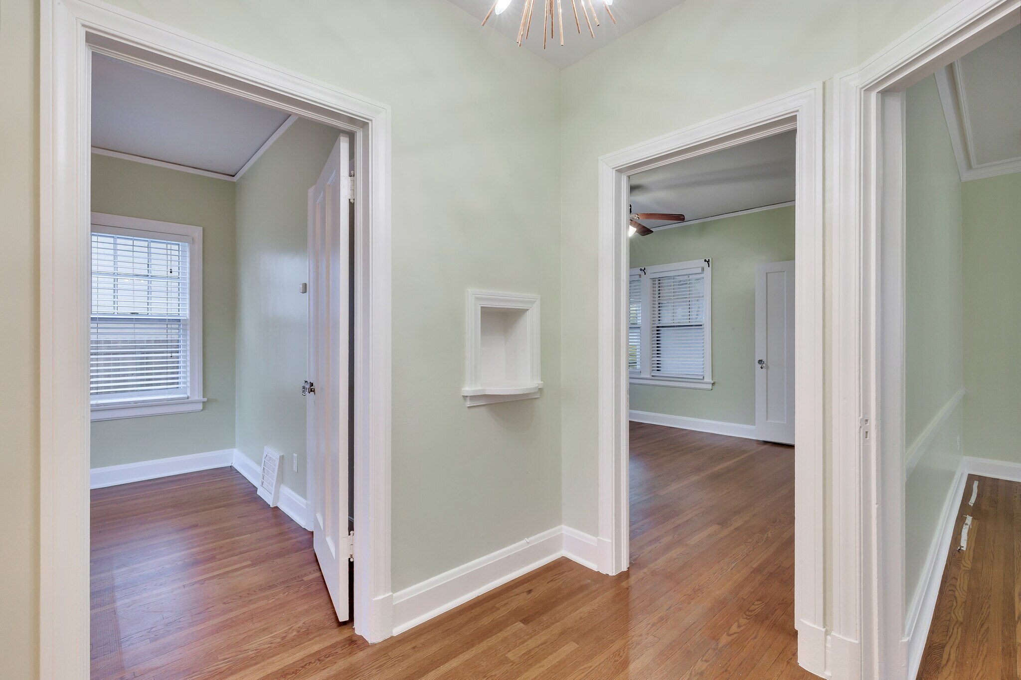 Building Photo - 109 E 26th Pl