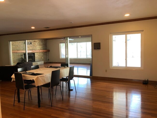 Building Photo - 2156 NW 4th Pl