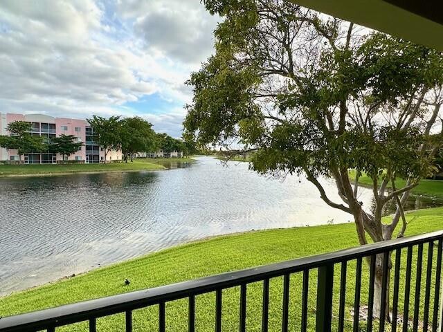 Building Photo - 7980 N Nob Hill Rd