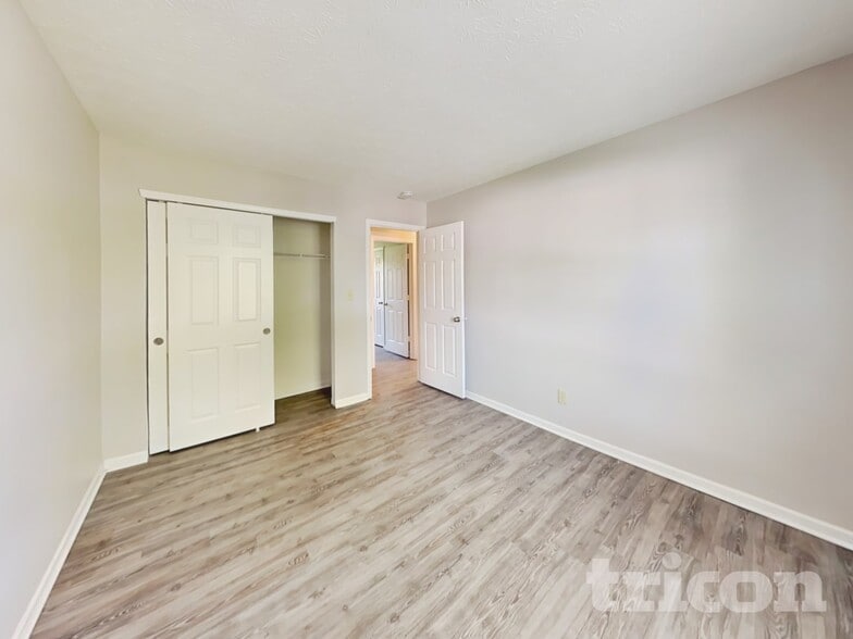 Building Photo - 5841 Beaufort Ln