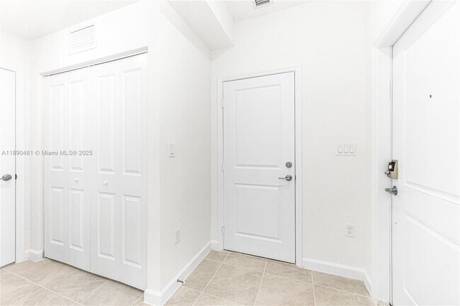 Building Photo - 2232 SE 30th St