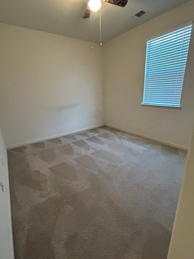 Building Photo - Spacious Beautiful Home in Fantastic Gilro...