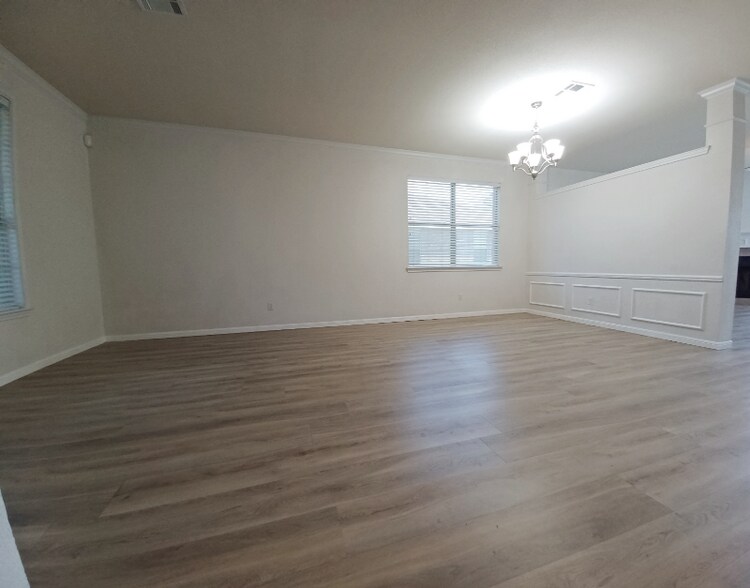 Building Photo - 507 Tundra Dr