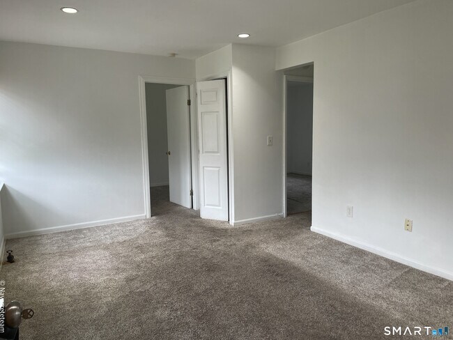Building Photo - 34 Standish Rd