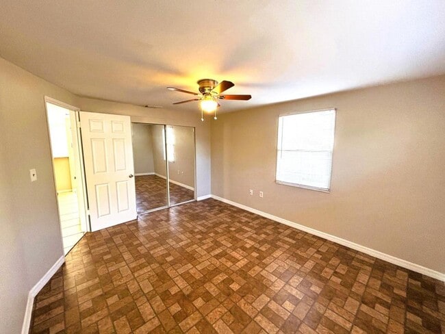 Building Photo - 10367 109th Ave