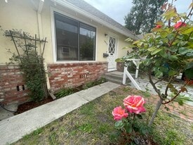 Building Photo - 3955 Princeton Dr