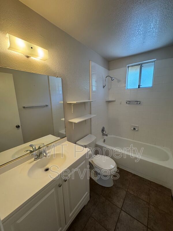 Building Photo - 9341 Camada Ct