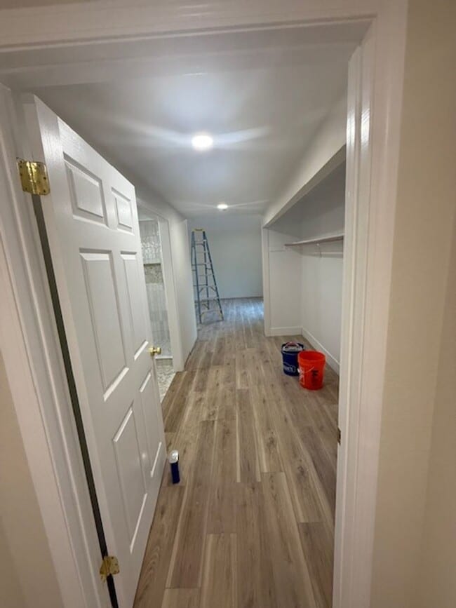 Building Photo - Fully Remodeled 3Bed/ 2Bath Home near Laguna Lake