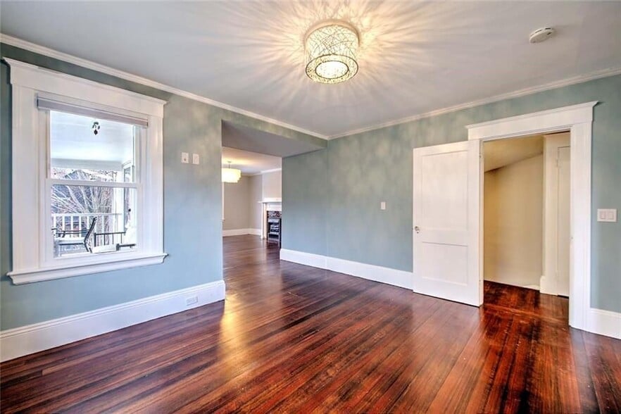 Building Photo - 118 Everett Ave