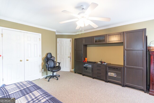 Building Photo - 27 Portico Pl