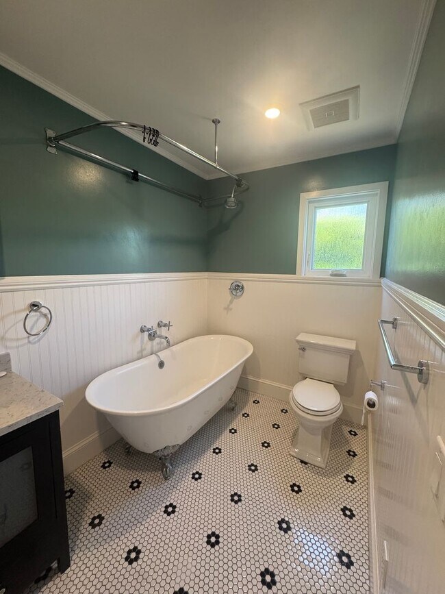 Building Photo - 3 bedroom home in Seacliff - Close to Seac...